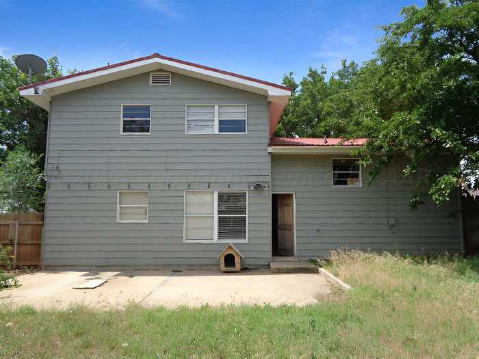 photo 2: 1201 EVERGREEN Street, Borger TX 79007