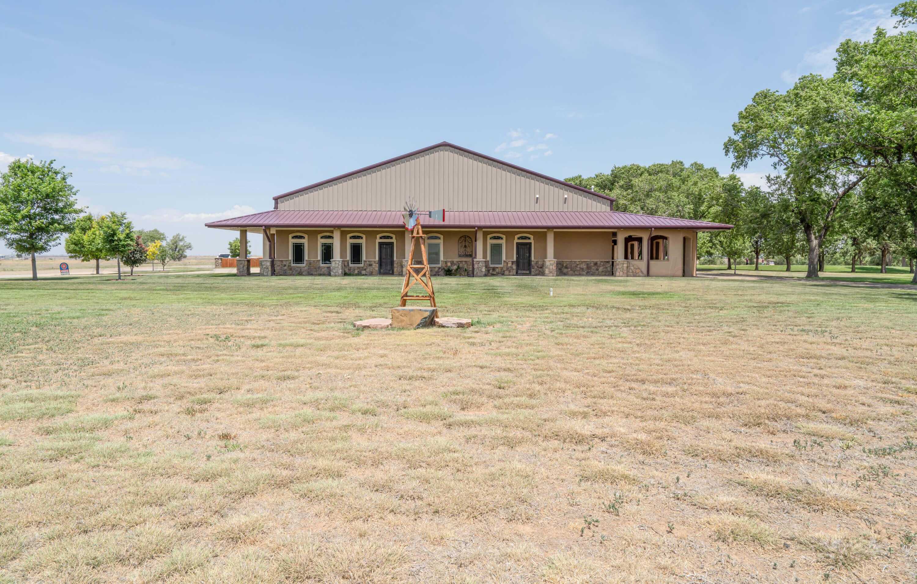 photo 2: 1700 Country Club Road, Dalhart TX 79022