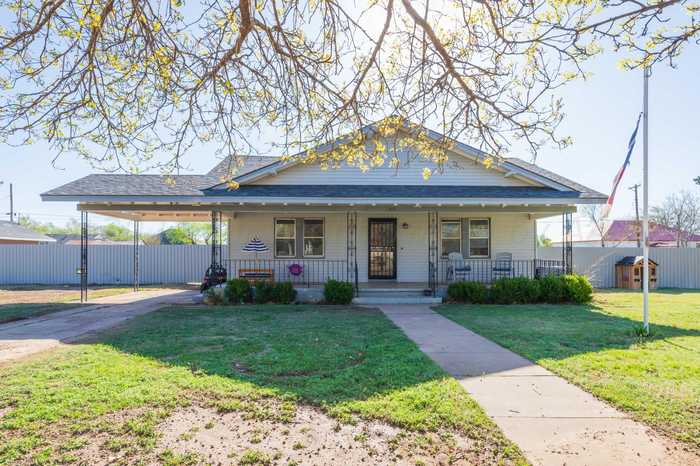 photo 1: 313 High Street, Claude TX 79019