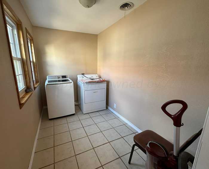 photo 12: 205 Hoyne Avenue, Fritch TX 79036