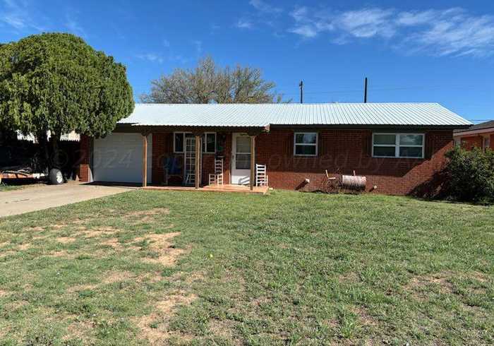 photo 1: 18 Terry Drive, Tulia TX 79088