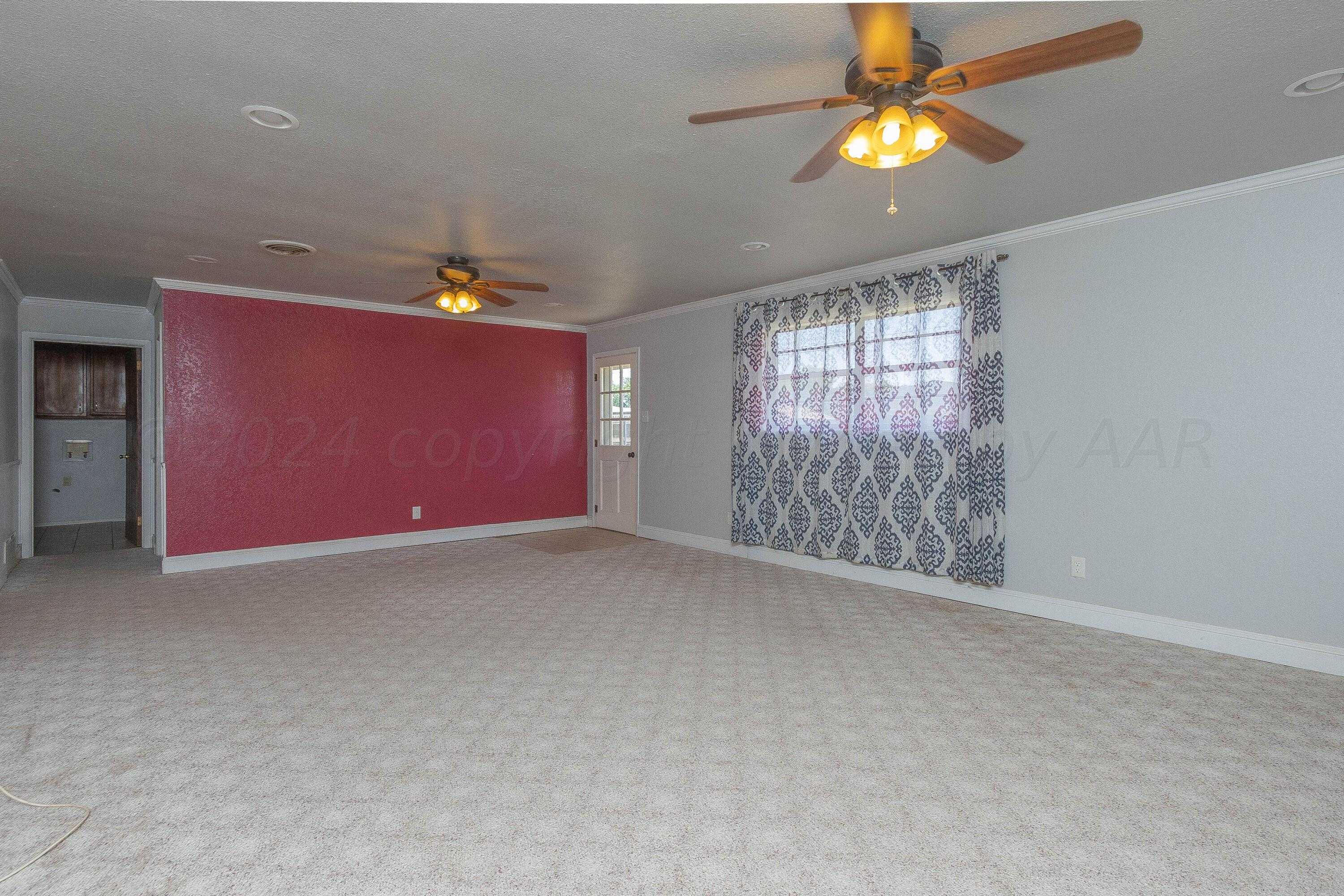 photo 3: 304 Romero Street, Fritch TX 79036