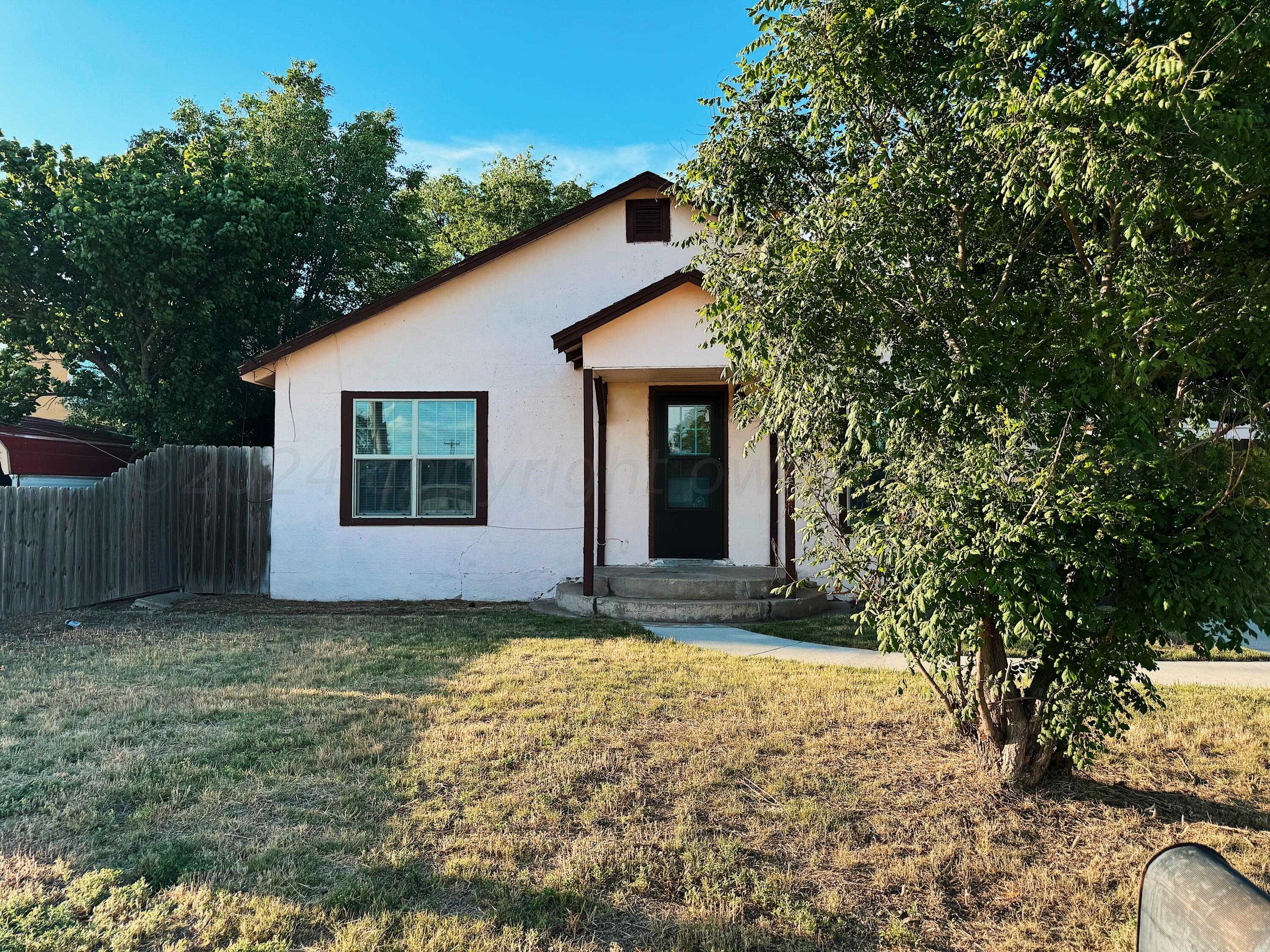 photo 2: 28 AVE B, Spearman TX 79081