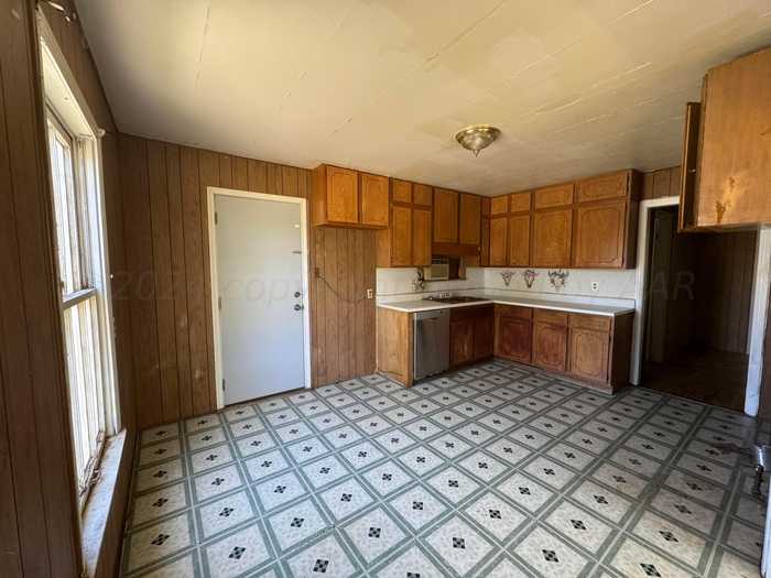 photo 2: 1228 Garland Street, Pampa TX 79065