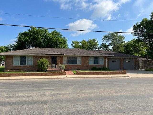 photo 1: 1421 Fordham Street, Perryton TX 79070