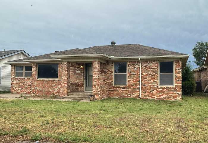 photo 1: 116 Sumner Street, Pampa TX 79065