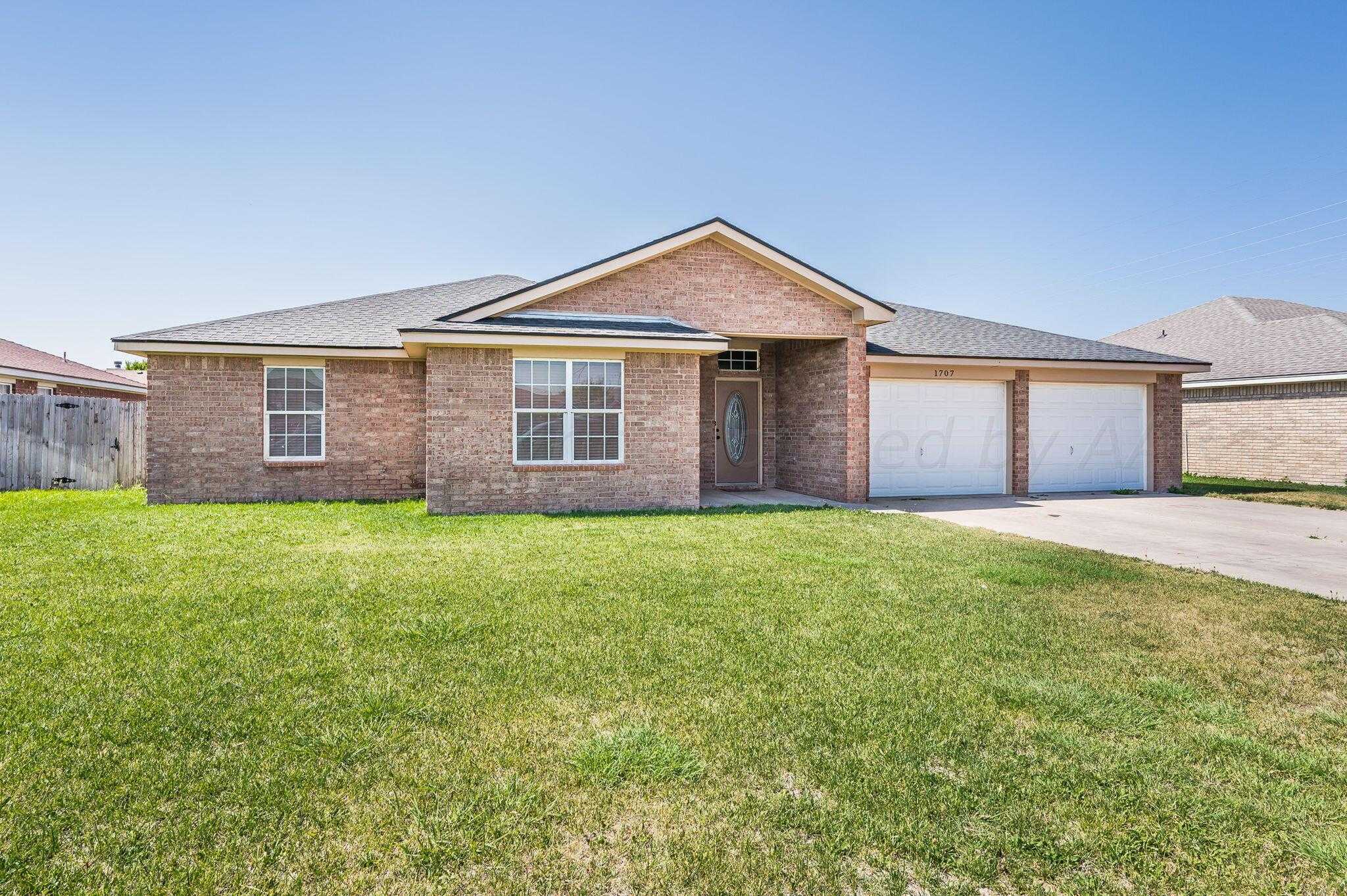 photo 2: 1707 Purple Sage Road, Dalhart TX 79022