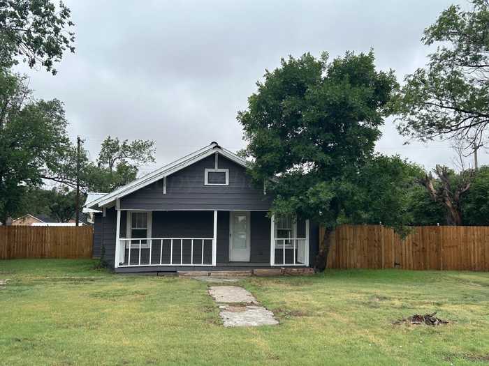 photo 21: 204 Vine Street, Claude TX 79019