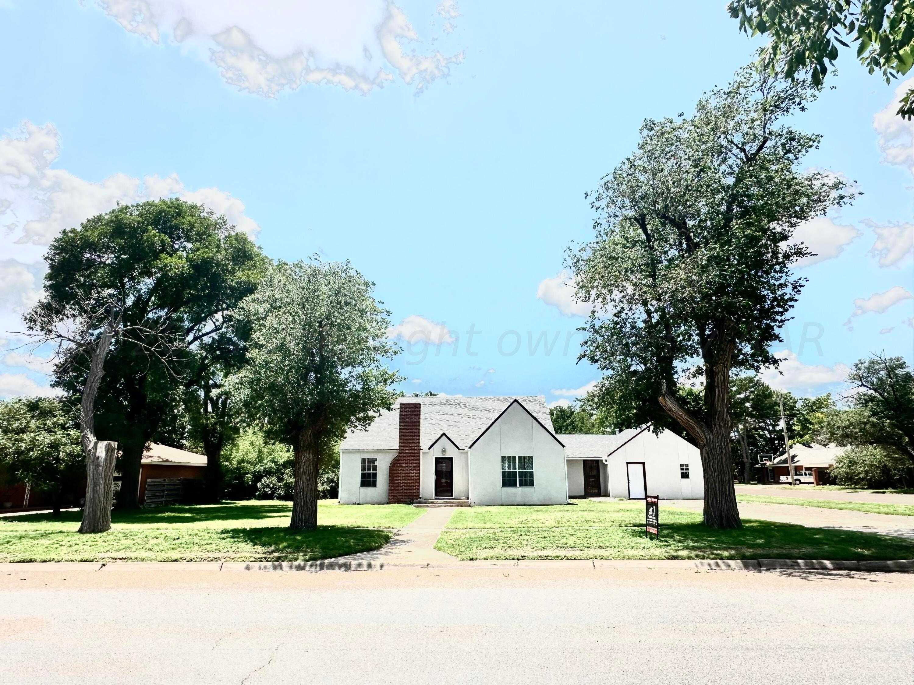 photo 1: 711 Euclid Avenue, Panhandle TX 79068