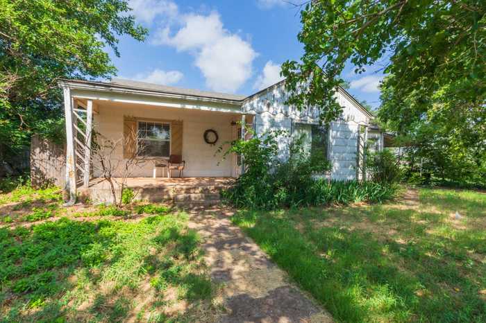 photo 1: 707 Madden Street, Shamrock TX 79079