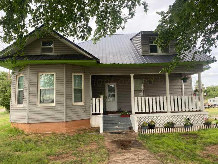 photo 2: 110 Houston Street, Shamrock TX 79079