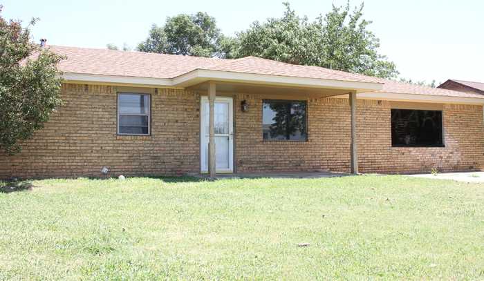 photo 1: 708 Arizona Street, Shamrock TX 79079