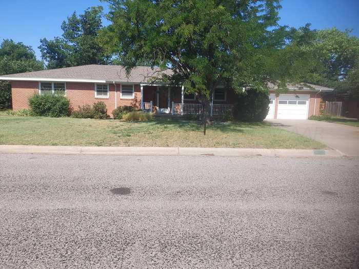 photo 2: 2215 Beech Lane, Pampa TX 79065