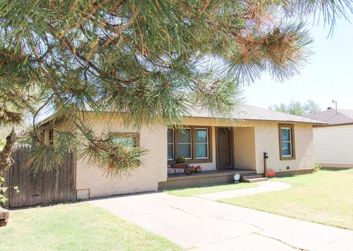 photo 1: 2112 Hamilton Street, Pampa TX 79065