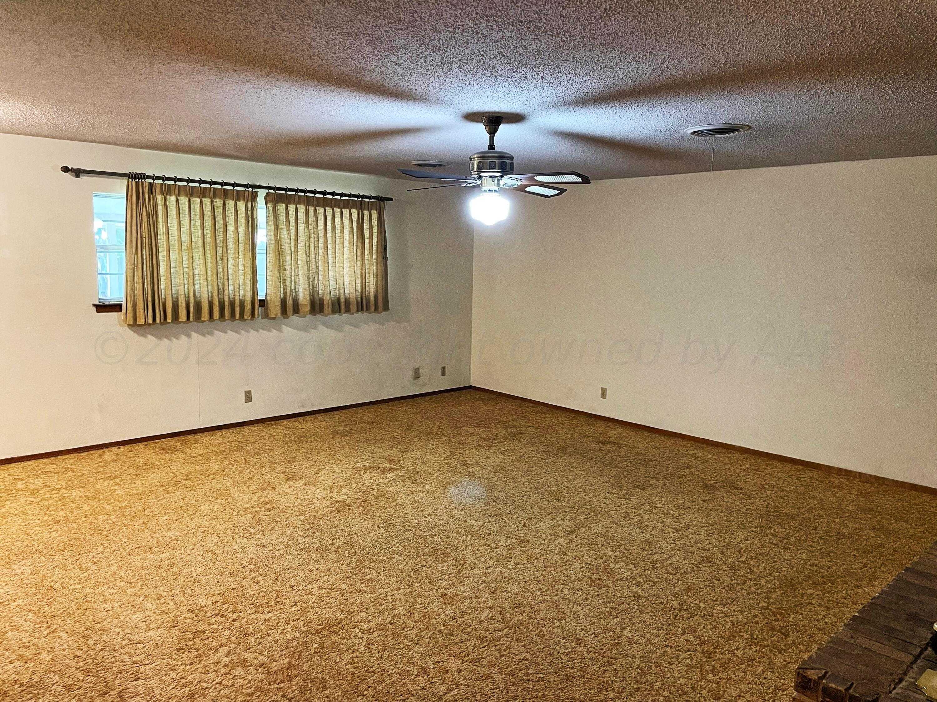 photo 3: 2310 Texas Street, Perryton TX 79070