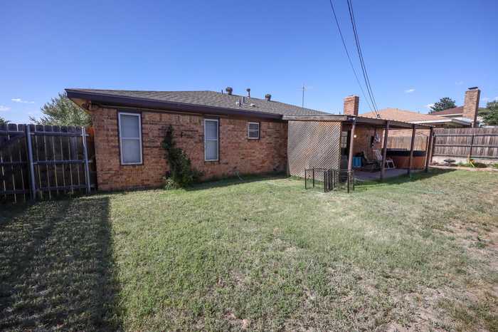 photo 2: 1007 Dillard Street, Borger TX 79007