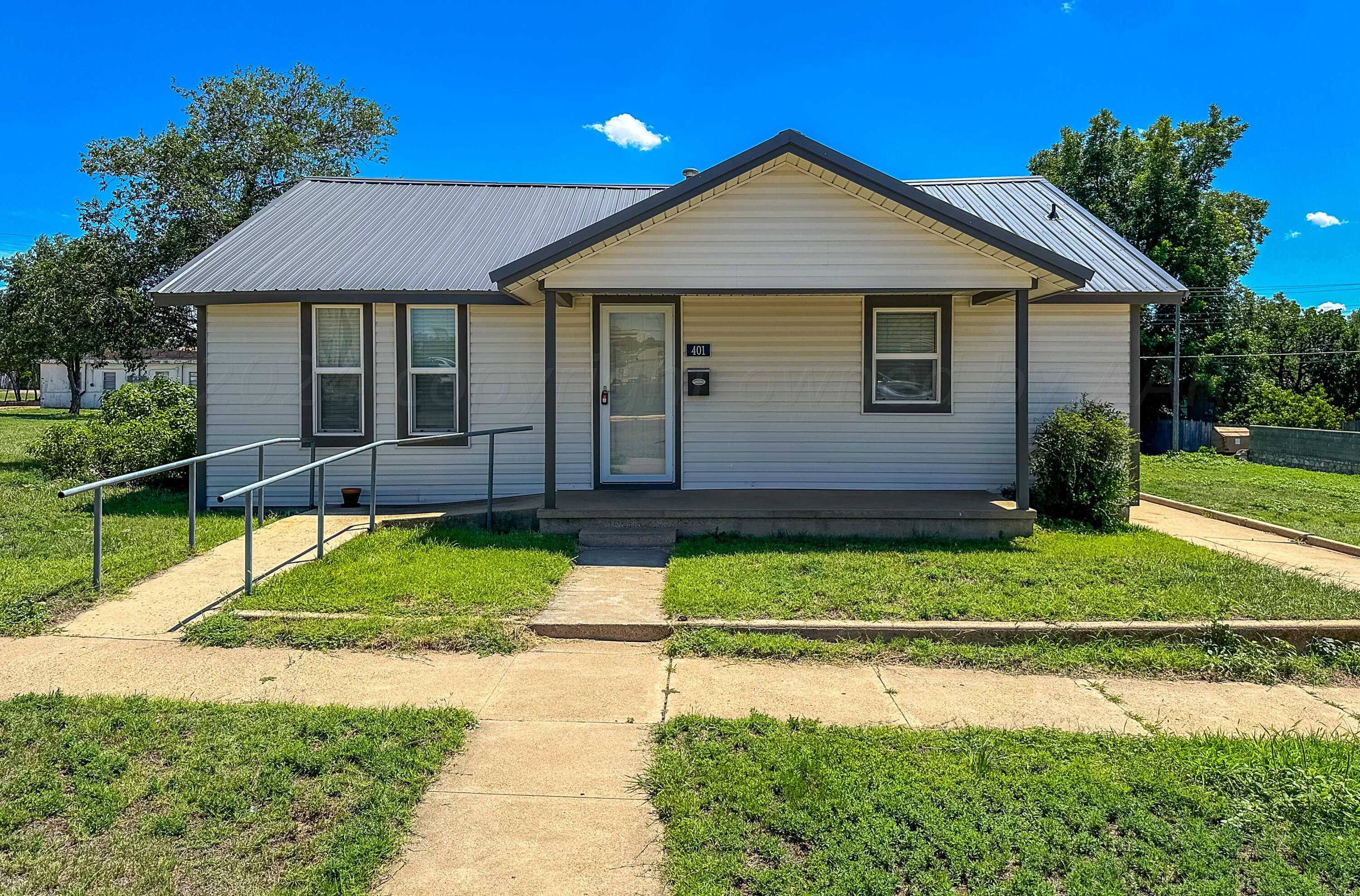 photo 1: 401 Adams Street, Borger TX 79007