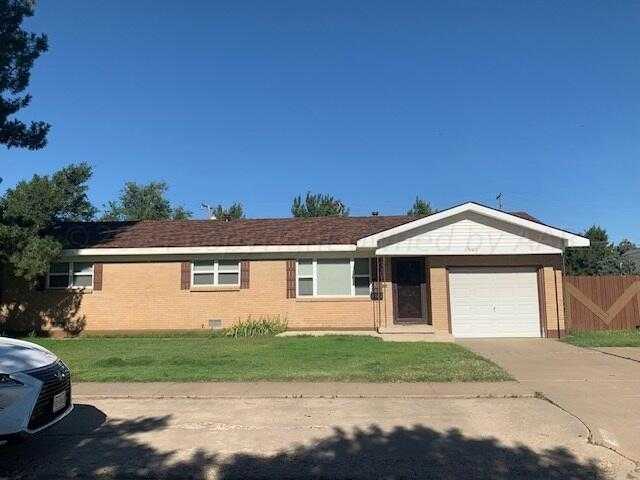 photo 1: 1502 Indiana Street, Perryton TX 79070