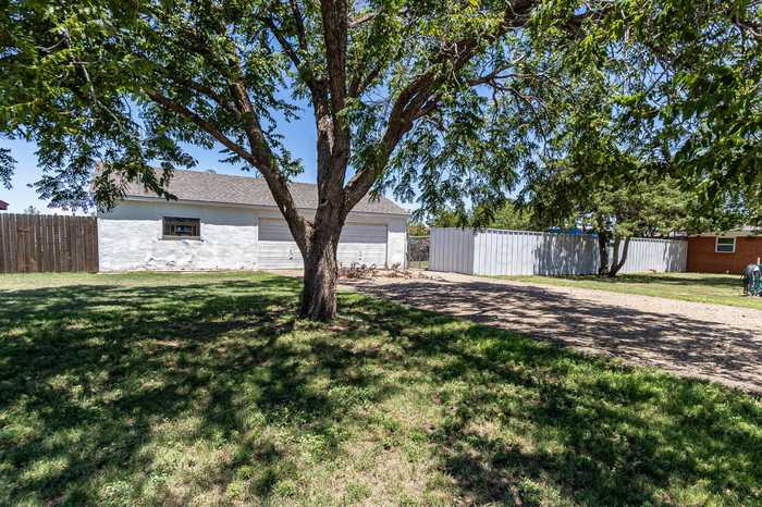 photo 2: 200 Sequoia, Fritch TX 79036