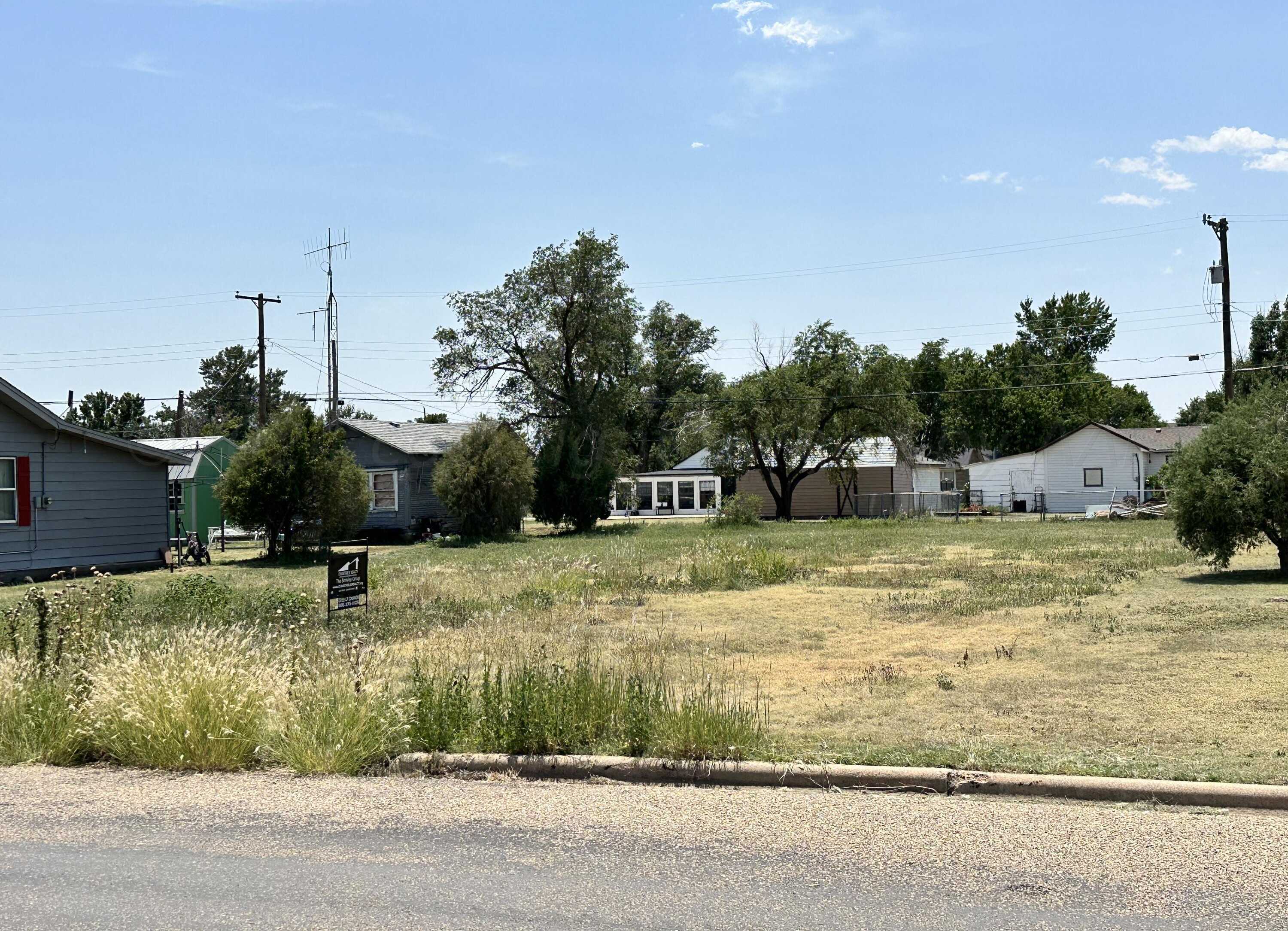 photo 1: 703 Oak Avenue, Panhandle TX 79068