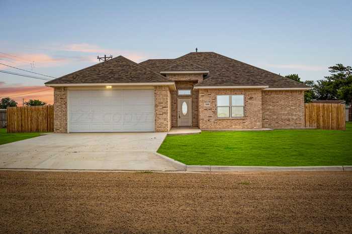 photo 1: 106 12th Street, Sunray TX 79086