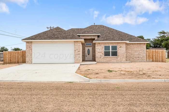 photo 2: 106 12th Street, Sunray TX 79086