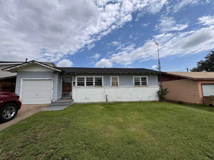 photo 12: 104 Warwick Street, Borger TX 79007