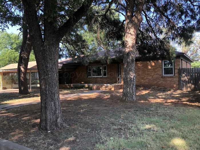 photo 2: 1606 Graham Street, Wellington TX 79095