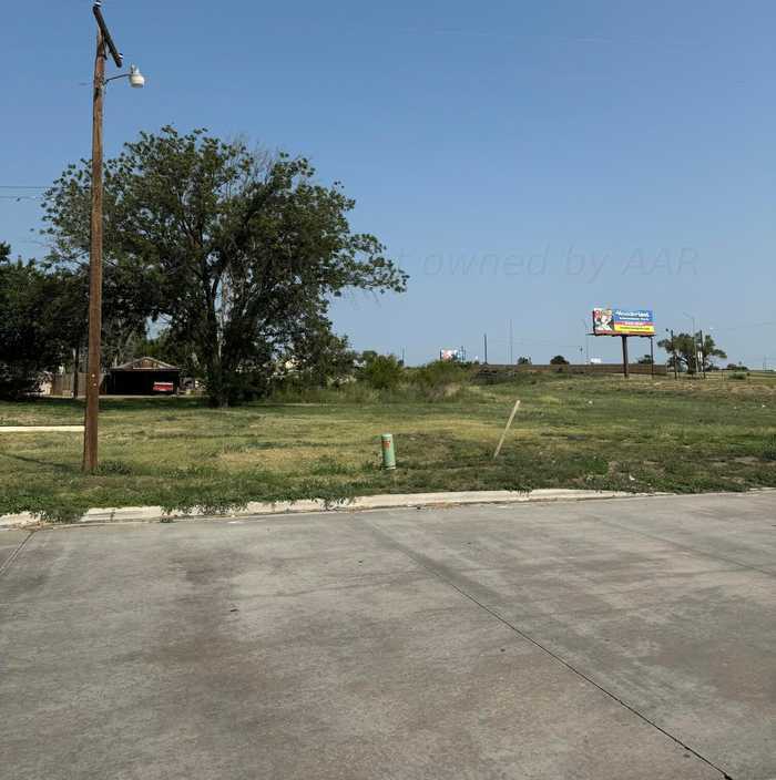 photo 1: 212 Sims Street, Clarendon TX 79226