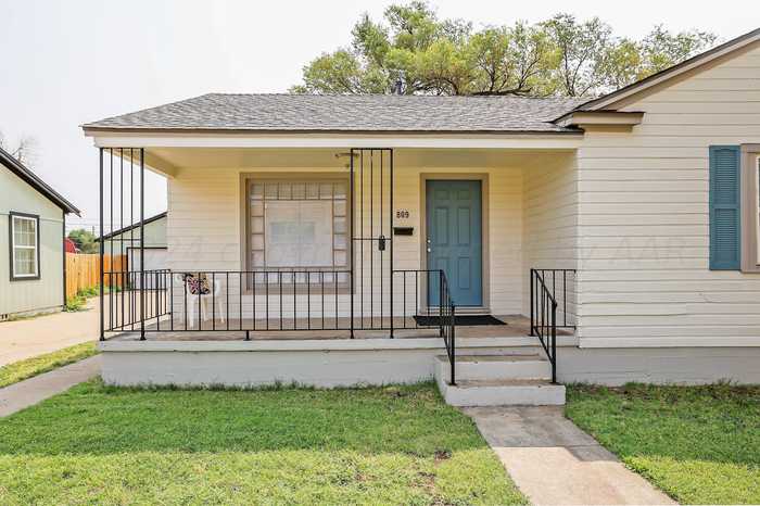 photo 2: 809 FOREST Street, Amarillo TX 79106