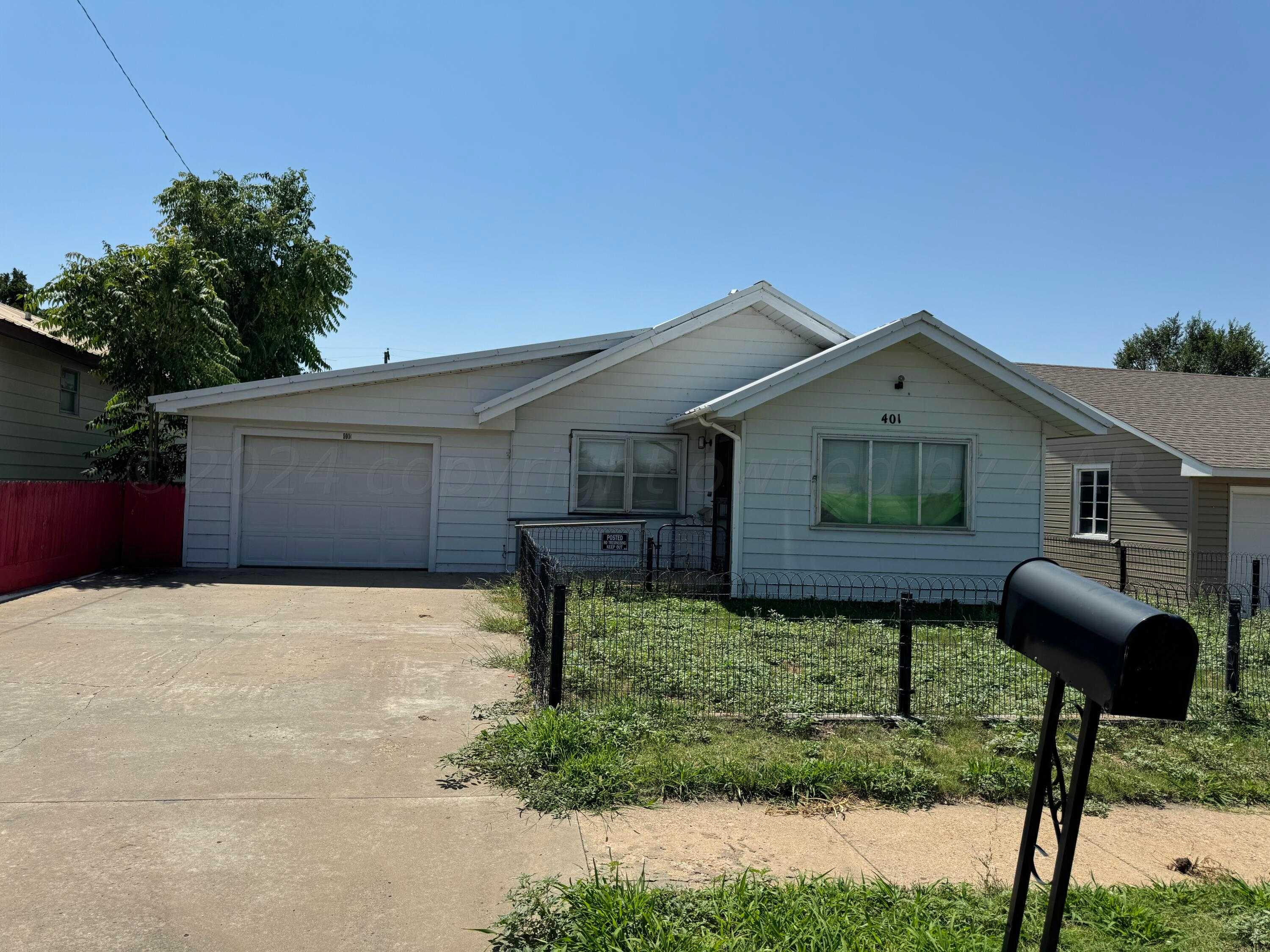 photo 1: 401 Monroe Street, Borger TX 79007