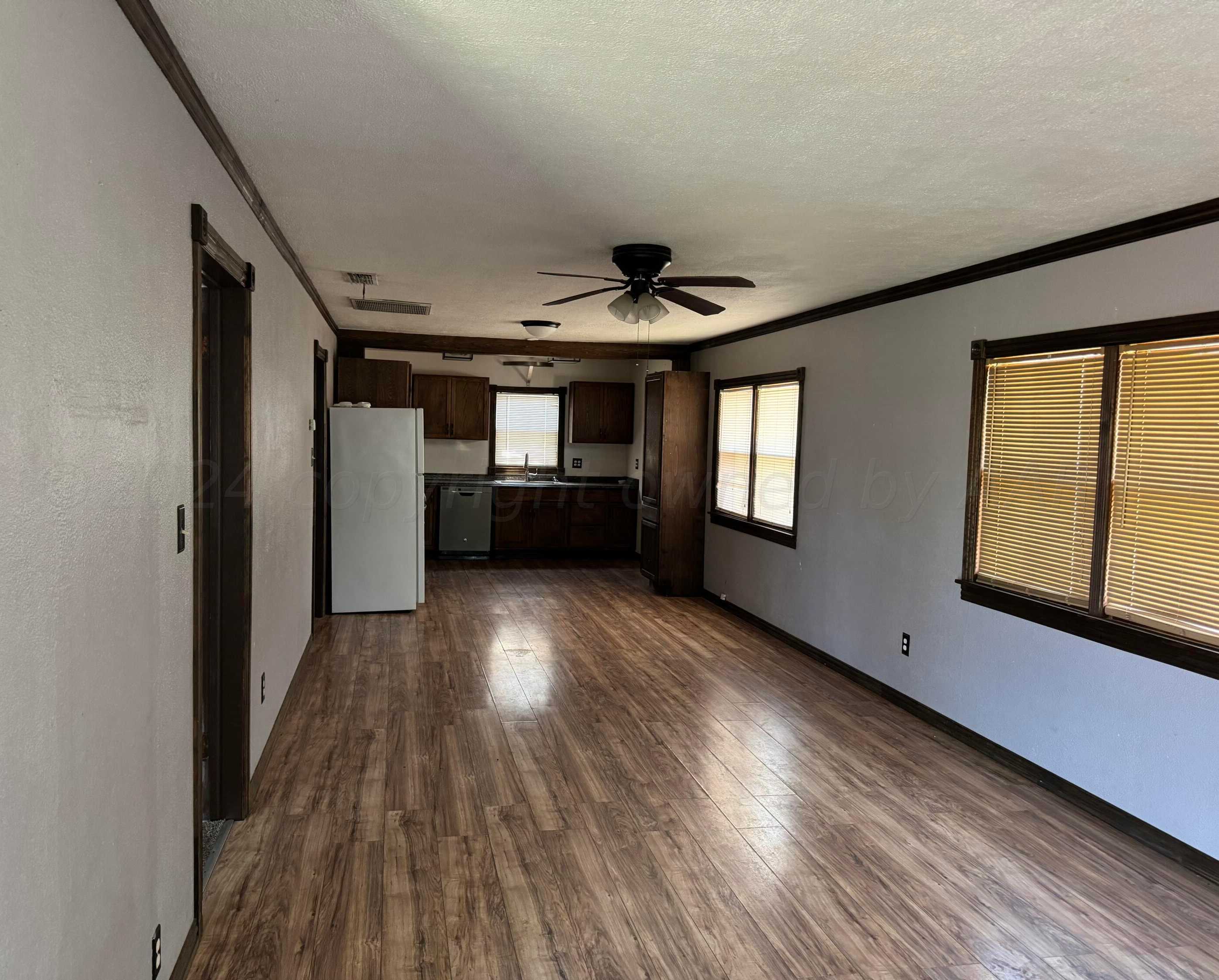 photo 2: 401 Monroe Street, Borger TX 79007