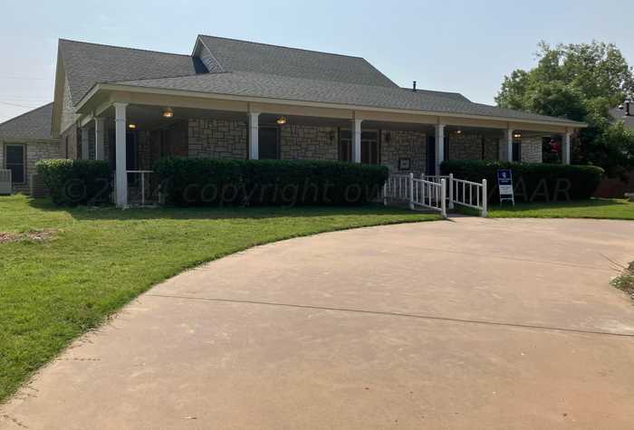 photo 1: 910 Houston Street, Shamrock TX 79079