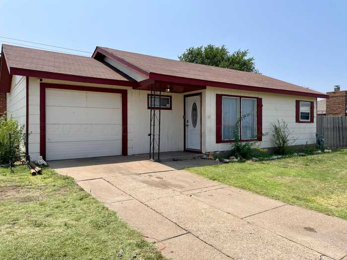 photo 1: 1001 Bowman Drive, Borger TX 79007