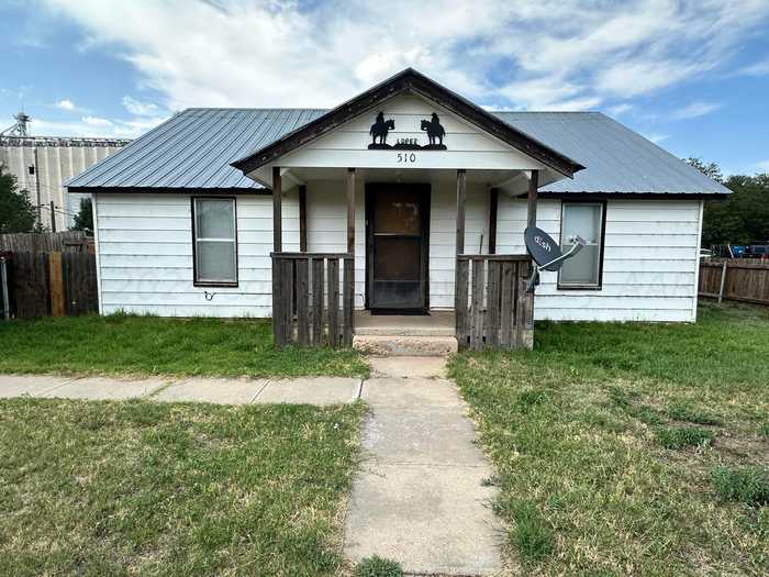 photo 1: 510 3rd Street, Sunray TX 79086