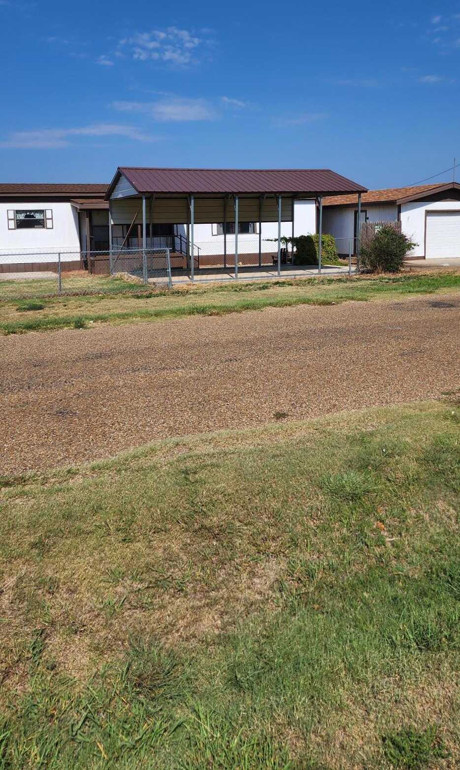 photo 3: 204 Harbor Drive, Fritch TX 79036