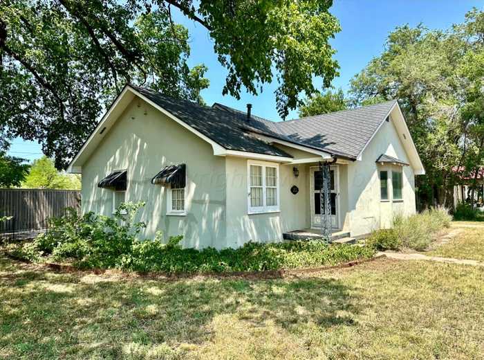 photo 1: 212 Barkley Street, Spearman TX 79081