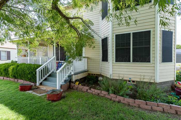 photo 2: 902 Bernice Street, Spearman TX 79081