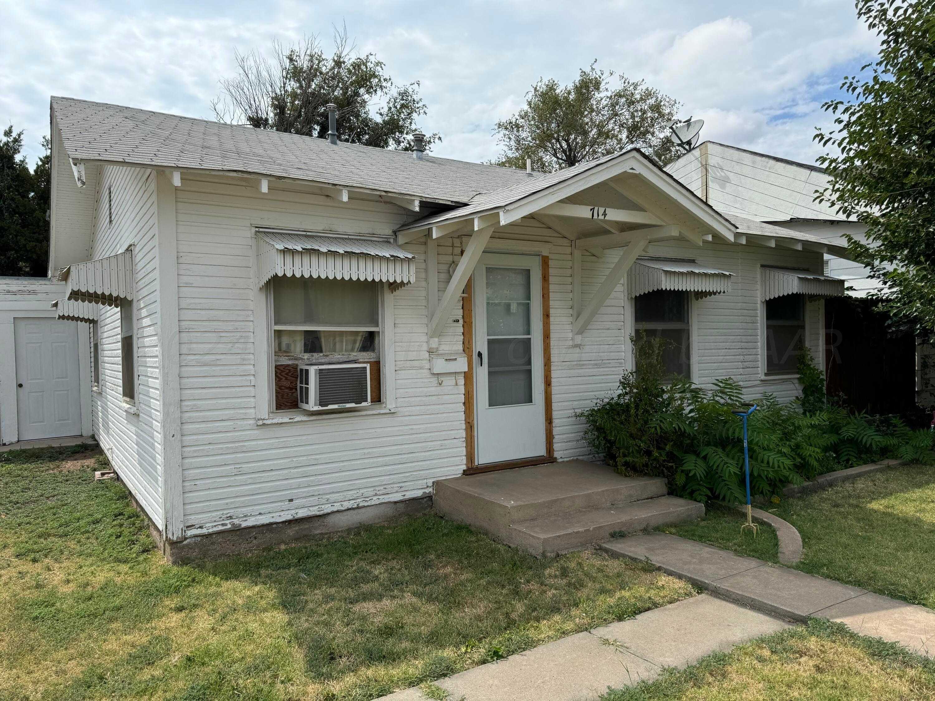 photo 1: 714 Drake Street, Perryton TX 79070