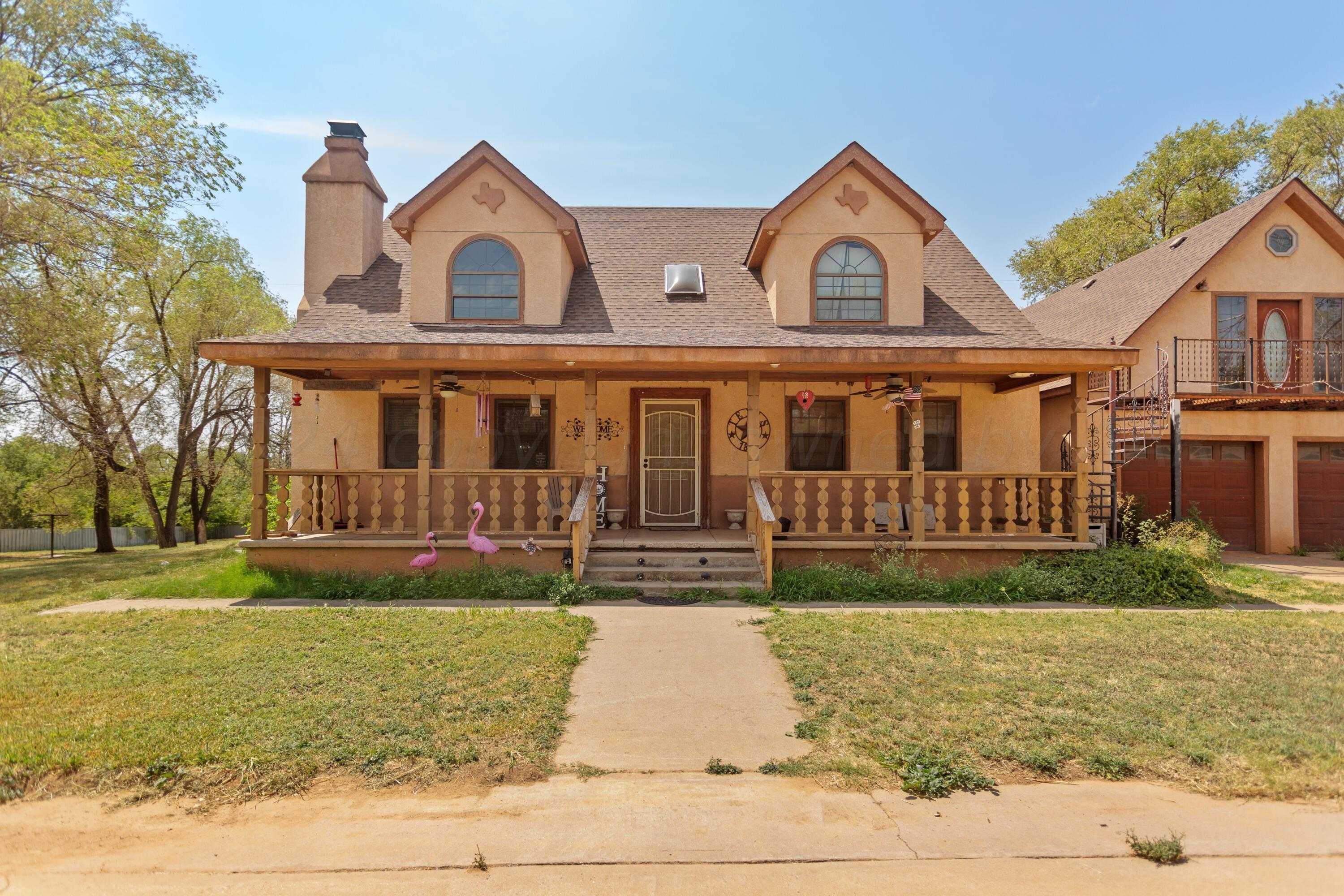 photo 1: 600 S Arkansas Street, Shamrock TX 79079