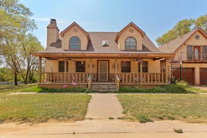 photo 1: 600 Arkansas Street, Shamrock TX 79079