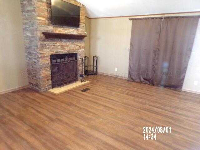 photo 2: 403 Aaron, Fritch TX 79036