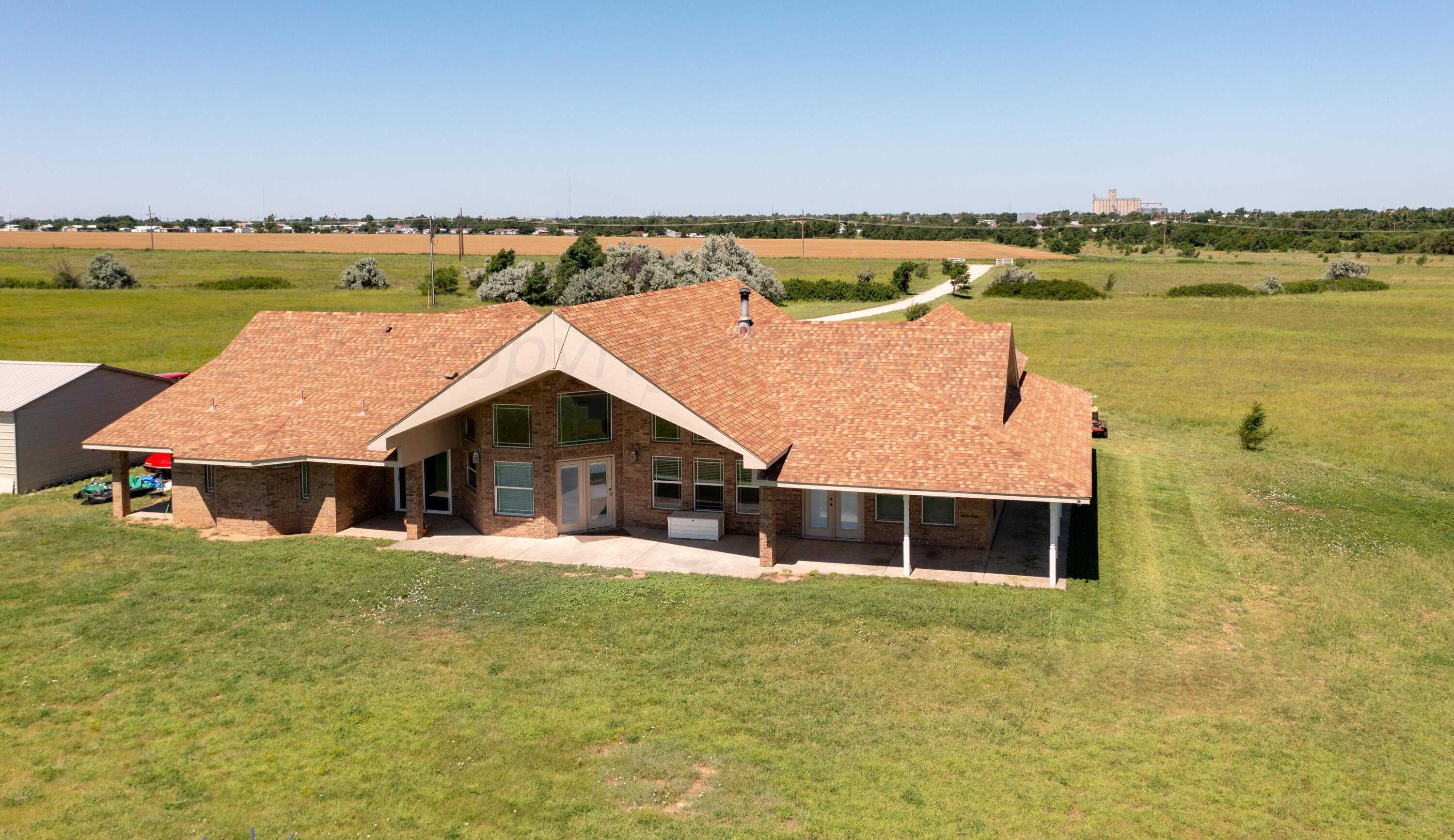 photo 1: 915 Tignor Street, Pampa TX 79065