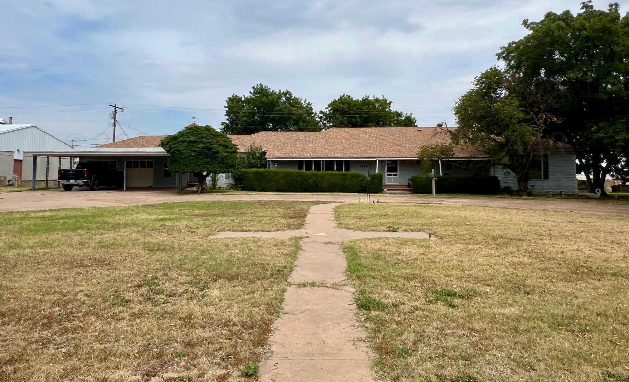 photo 2: 1814 N Main Street, Shamrock TX 79079