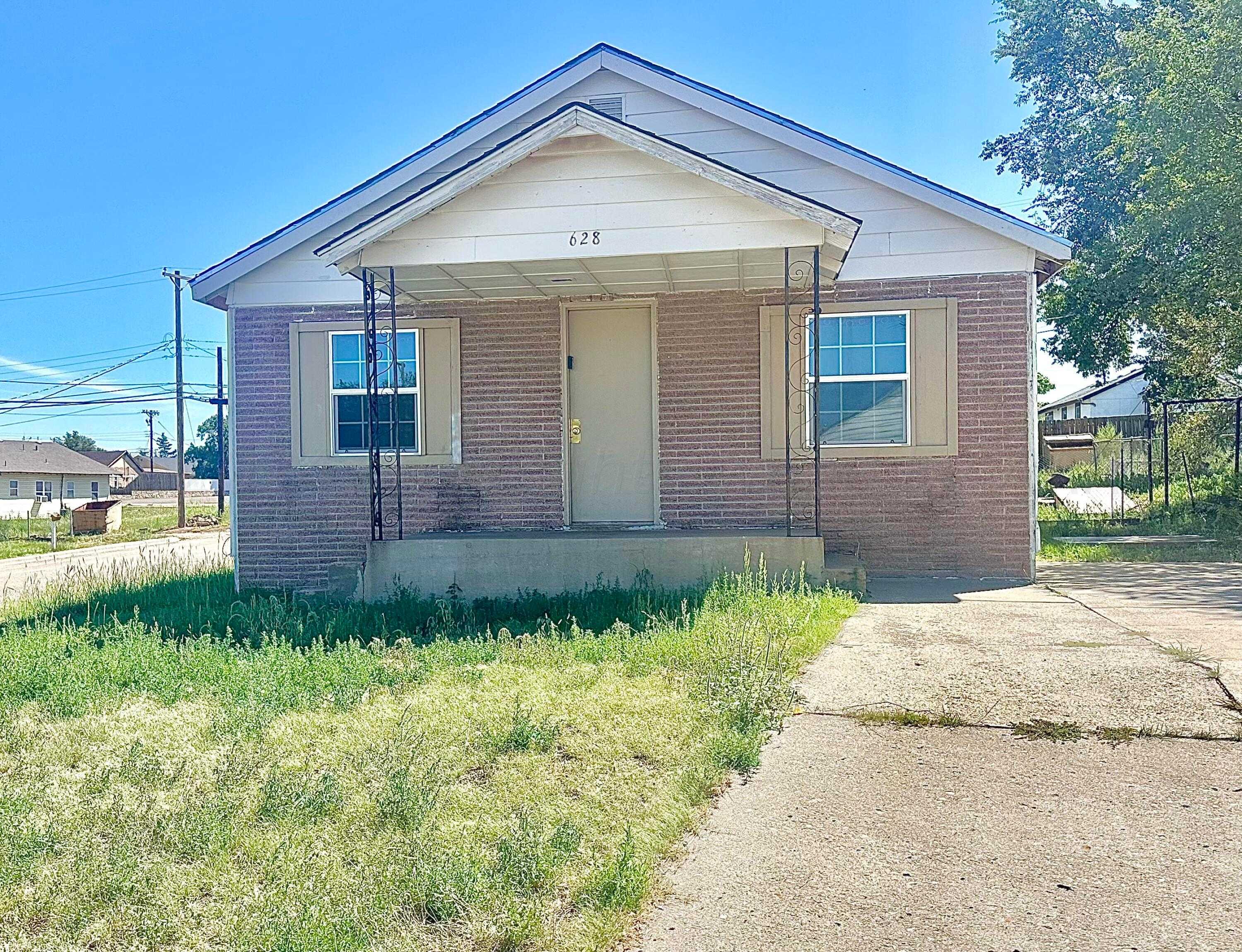 photo 3: 628 McGee Street, Borger TX 79007