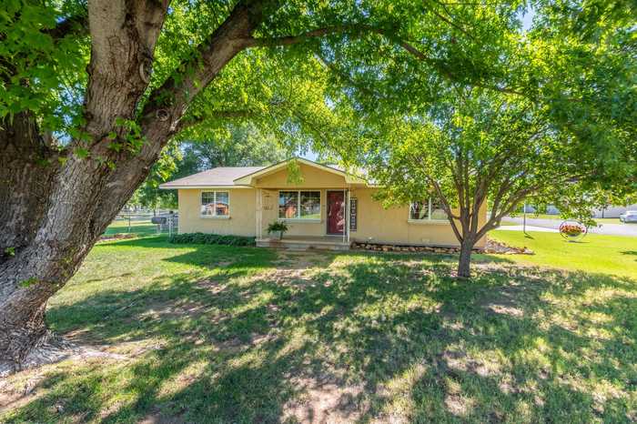 photo 1: 511 Cheyenne Street, Wheeler TX 79096