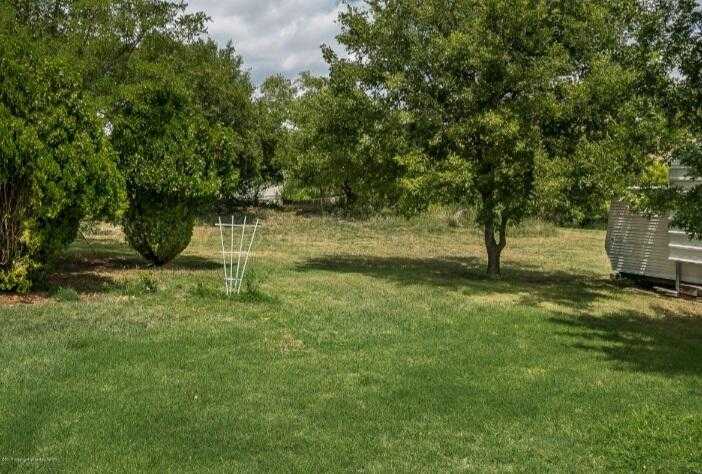 photo 3: 219 Dawn Drive, Howardwick TX 79226