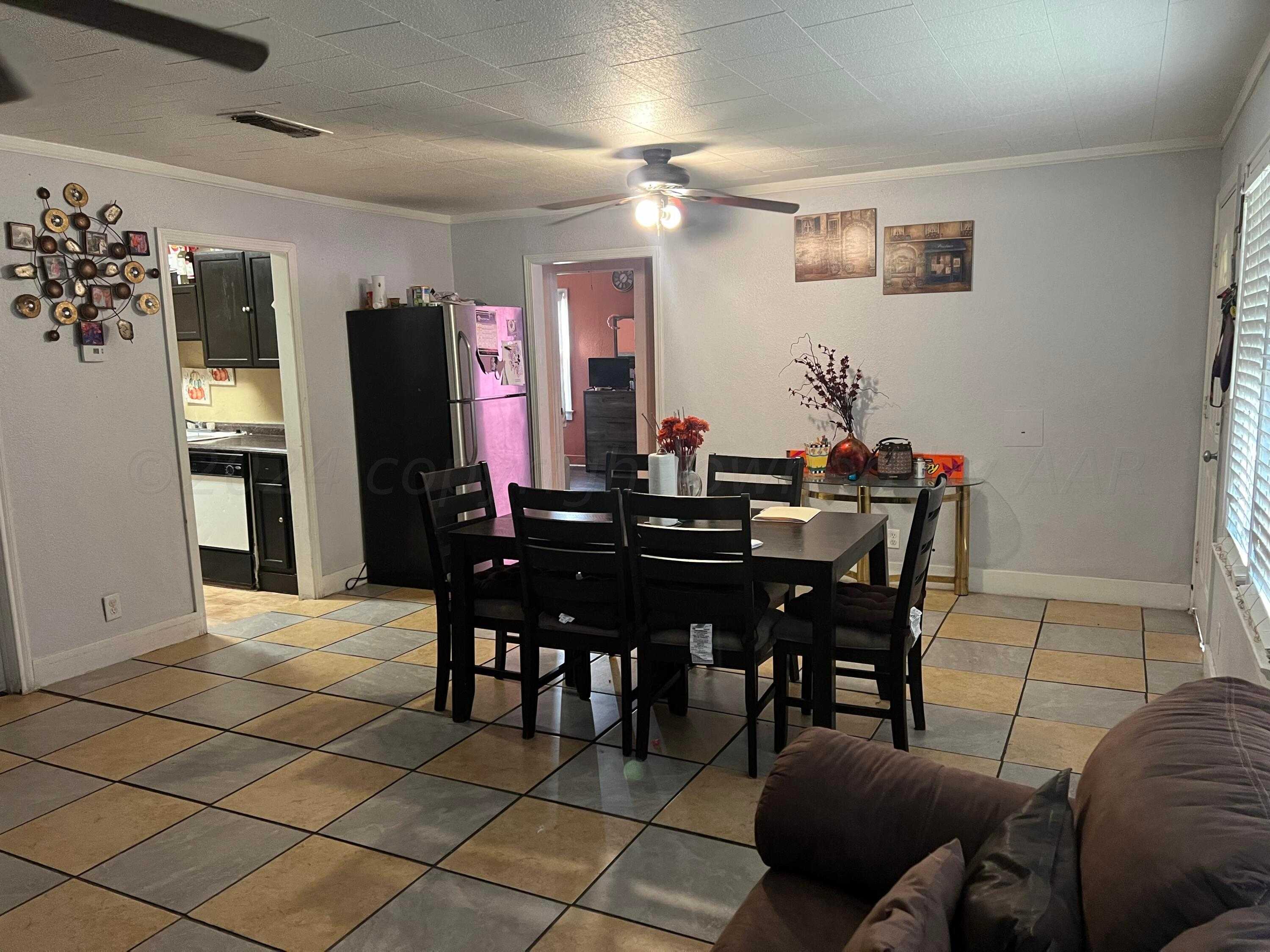 photo 3: 921 Elmore Street, Borger TX 79007