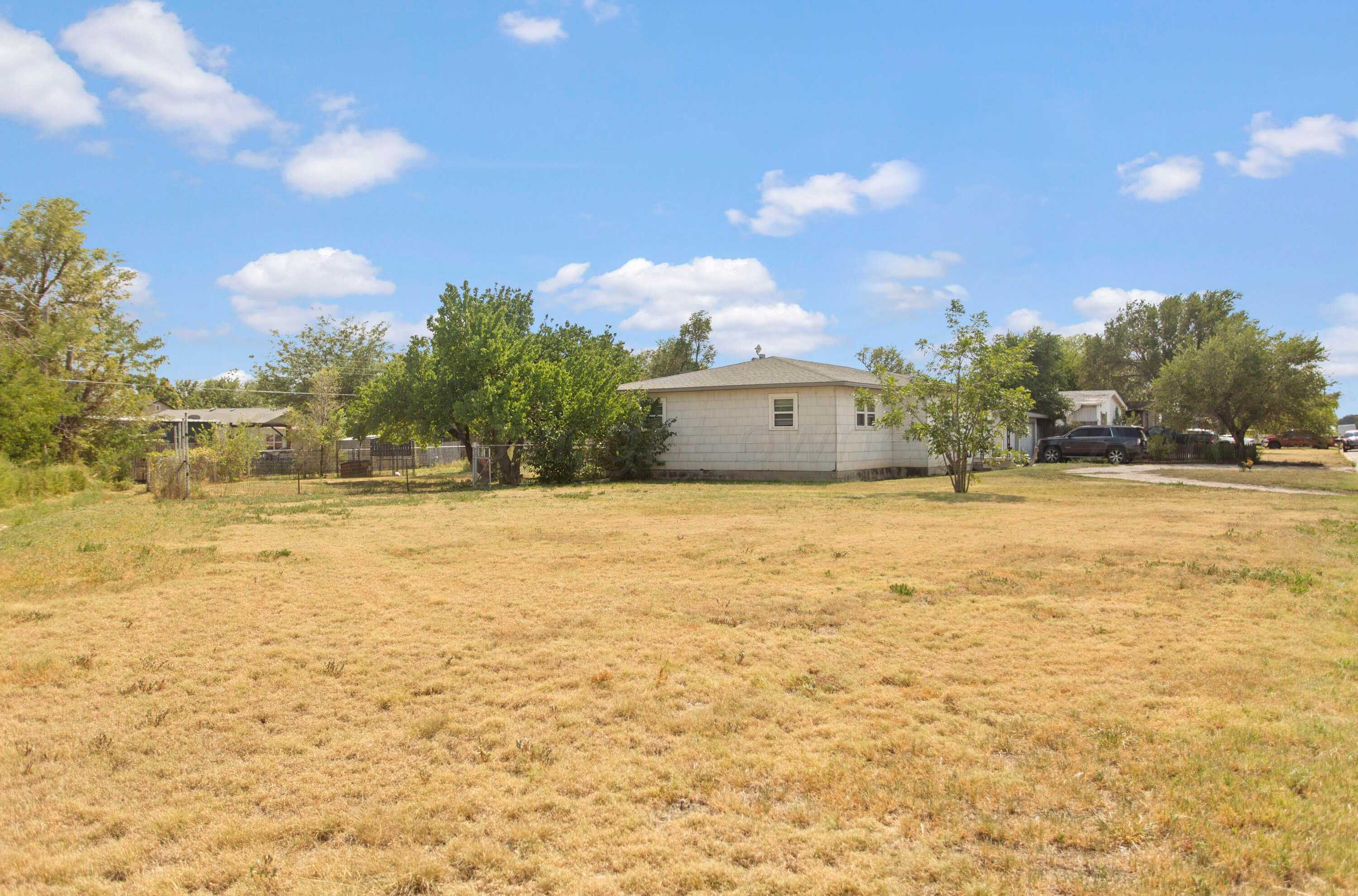 photo 2: 1432 Browning Avenue, Pampa TX 79065