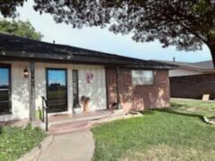 photo 2: 1113 Jackson Street, Perryton TX 79070